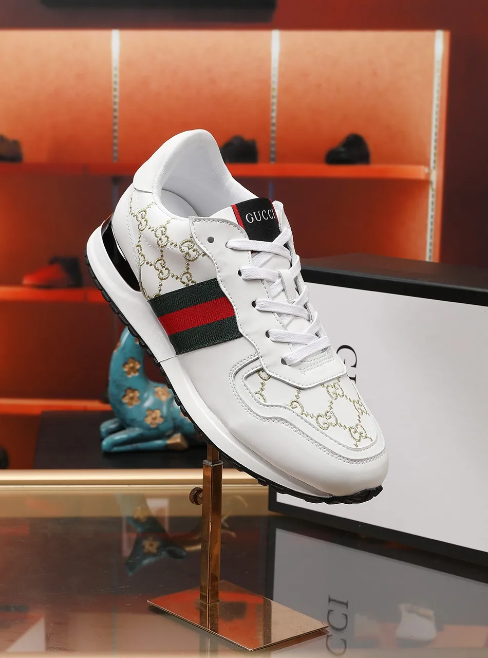 Factory price: 400💰 (GUCCI) The latest summer model from the official website🎁🎁casual and fashionable men's shoes👟, hot style💥The version is simple and elegant, exclusive for trendy men, the upper is made of calfskin electric embroidery pattern ➕The inner lining is made of sheepskin, soft and comfortable, black and white two-color optional, code number: 38-44, customized 45